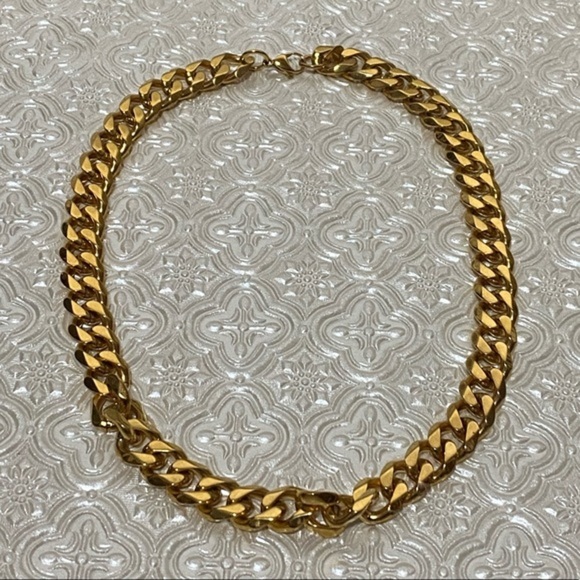 Miami Chain Link Gold Necklace - Stainless Steel - Picture 3 of 11